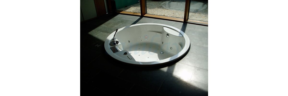 Runder Whirlpool mit Comfort System - 